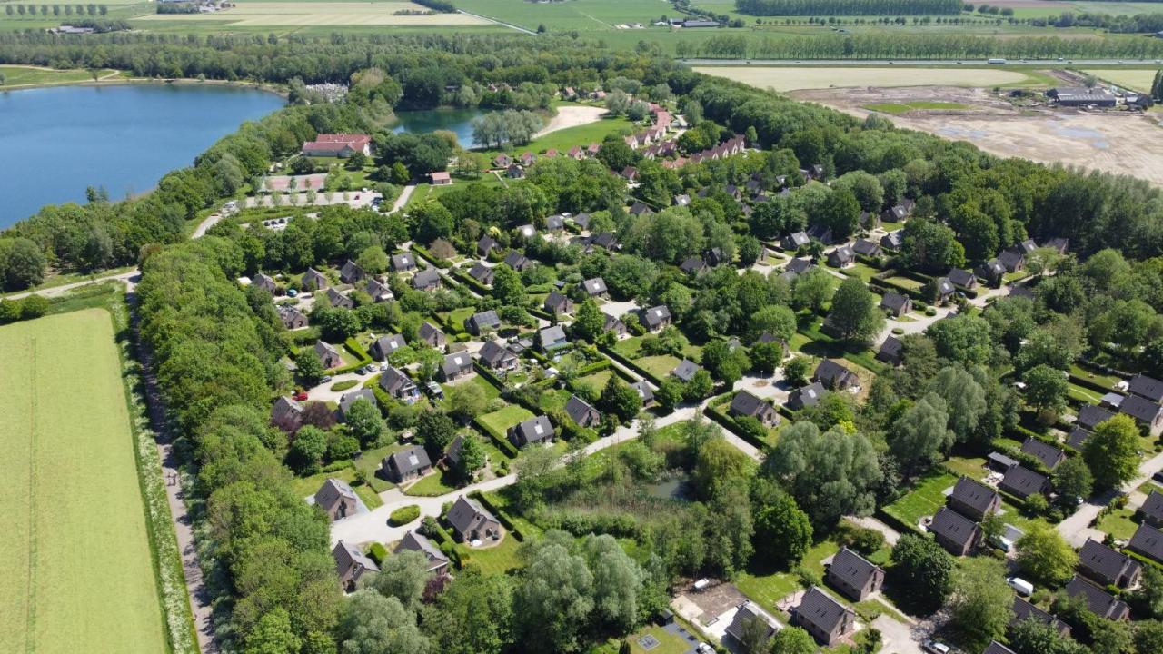 Hotel Vakantiepark 'T Broeckhuys Ewijk Exterior foto